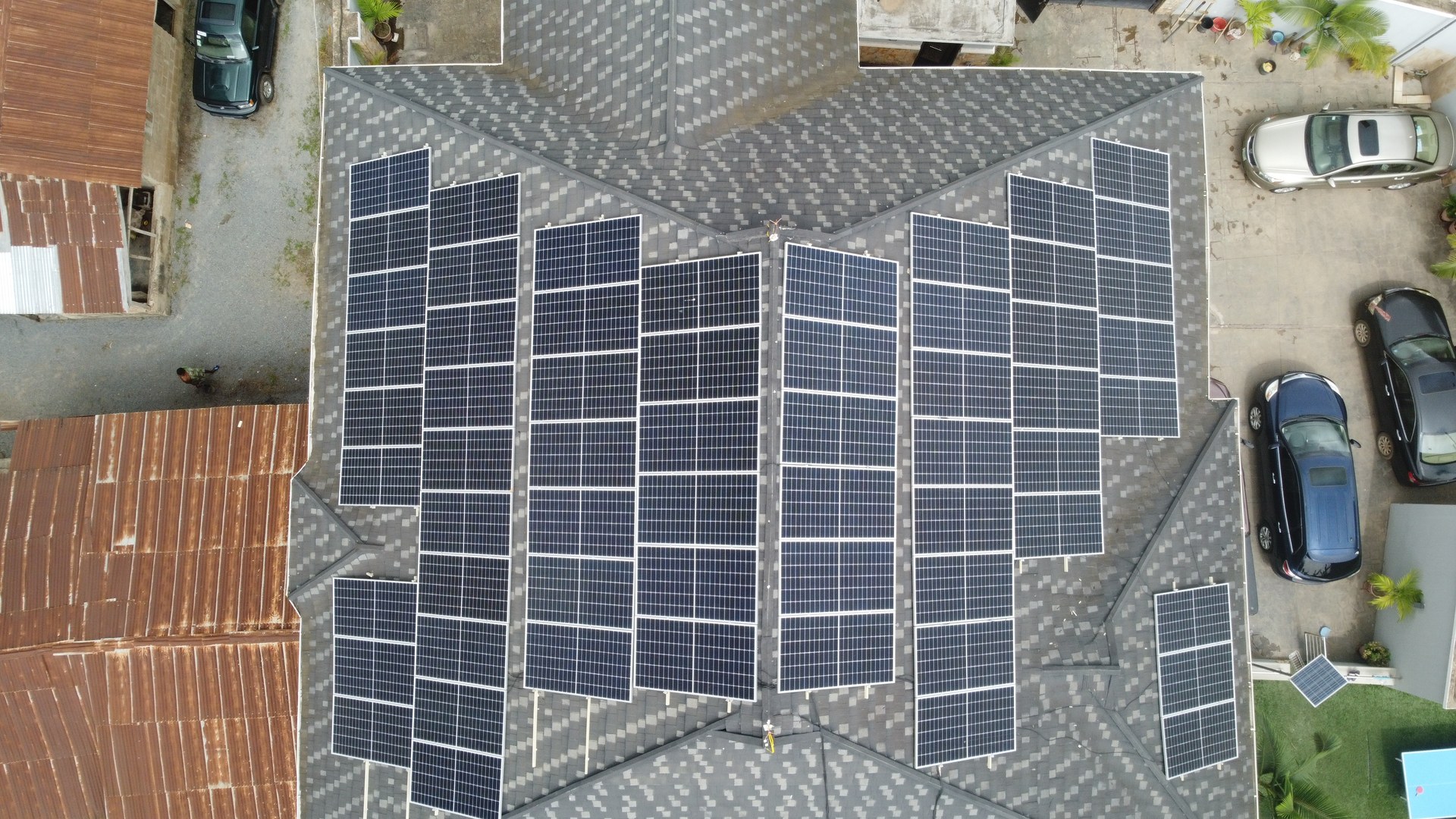 60 Units of 550W Solar Panels